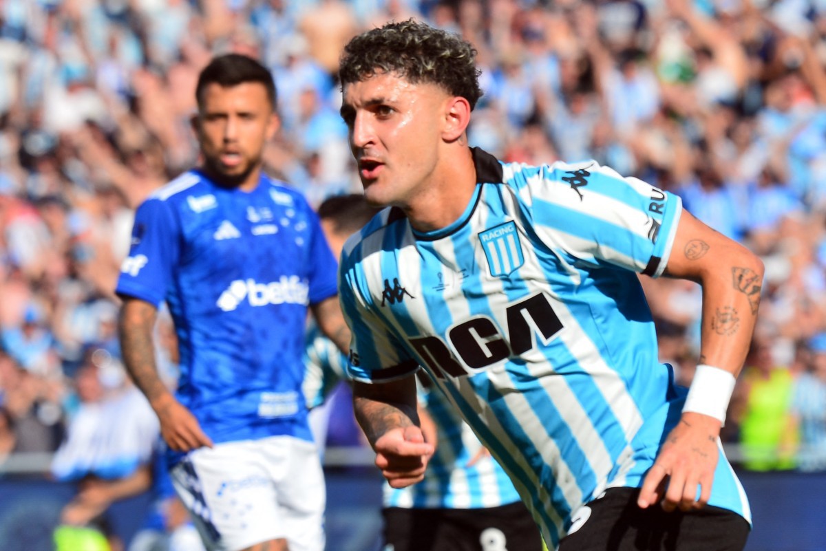 Racing's Uruguayan defender #15 Gaston Martirena celebrates a goal that was later disallowed during the Copa Sudamericana final football match between Argentina's Racing and Brazil's Cruzeiro at La Nueva Olla Stadium in Asuncion on November 23, 2024. (Photo by Daniel Duarte / AFP)
