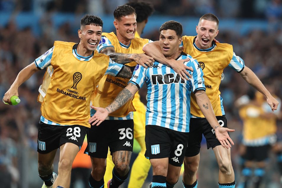 Quintero marcou os dois gols do clube argentino