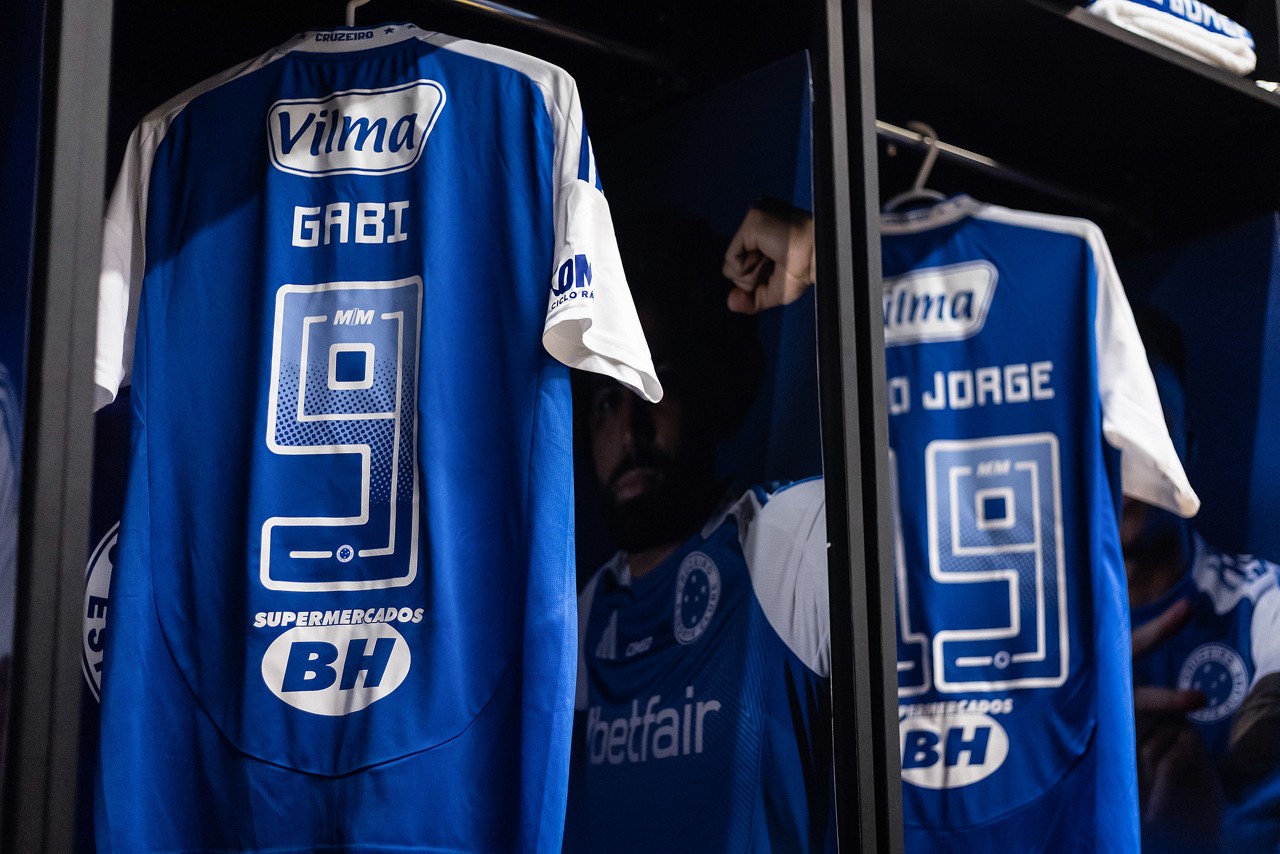 Aniversariante do dia, Gabigol inicia como suplente