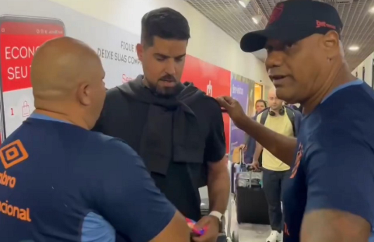 Técnico António Oliveira desembarcou em Recife apenas na noite desta quinta-feira (8) 