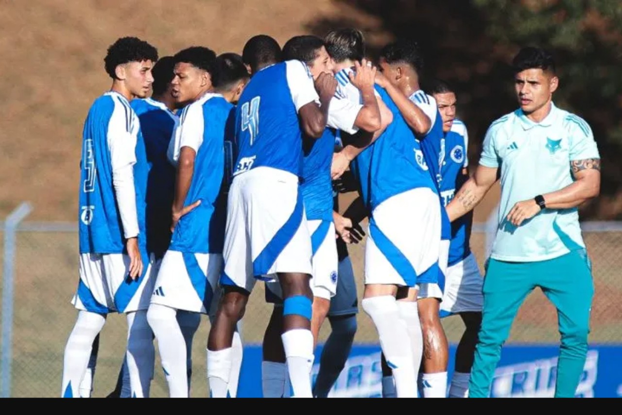 Com time misto, o Cruzeiro Sub-17,  venceu o Athletic, na Toca da Raposa I, neste sábado (21)