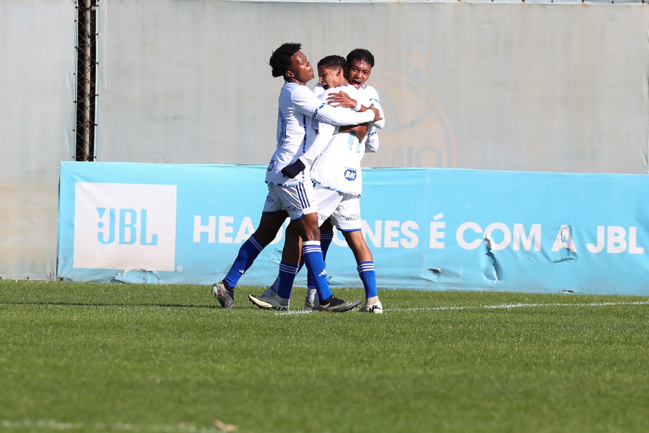 Cruzeiro avançou para a semifinal após vencer o Grêmio, em Porto Alegre