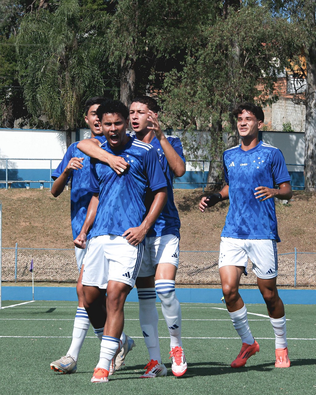 Cruzeiro estreou com vitória no Brasileiro sub-20