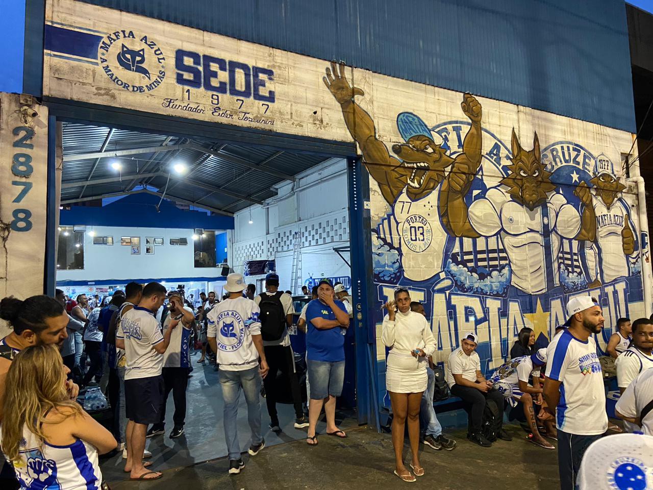 Torcedores do Cruzeiro se preparam para viajar para Assunção