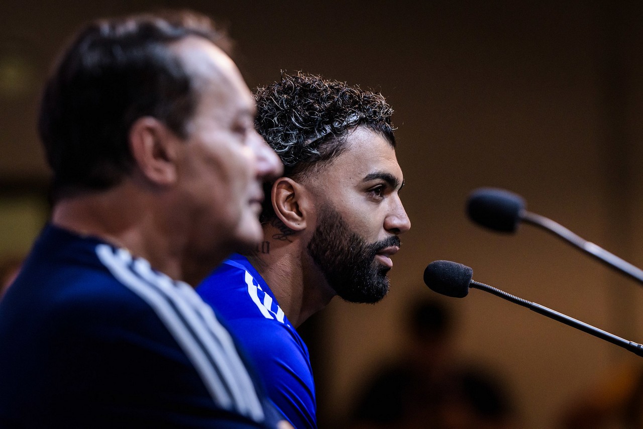 Gabi brincou com Pedrinho sobre possível contratação de treinador