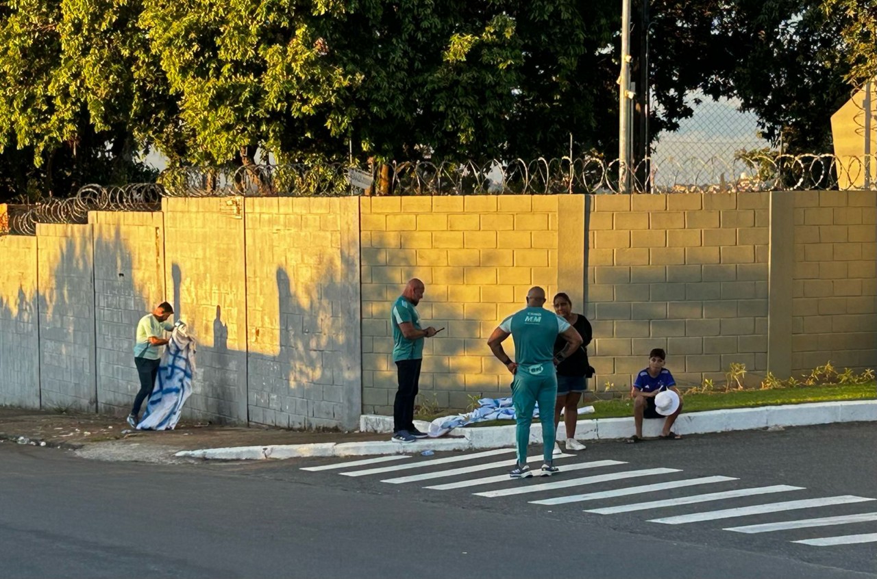 Protesto na Toca da Raposa durou toda a tarde desta quinta-feira (10)