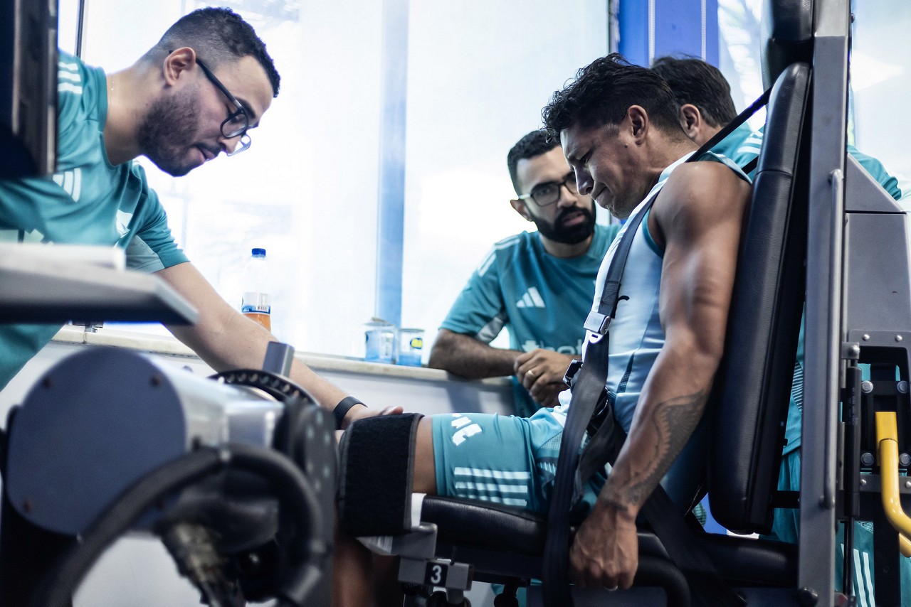 Capitão Romero durante teste de força muscular
