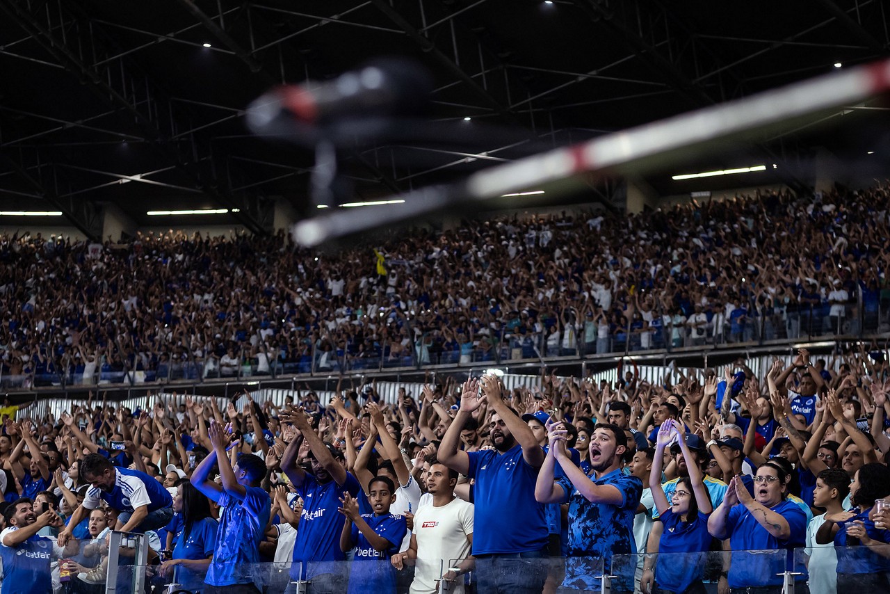 Torcida do Cruzeiro enfrenta instabilidade no aplicativo do clube para comprar ingressos