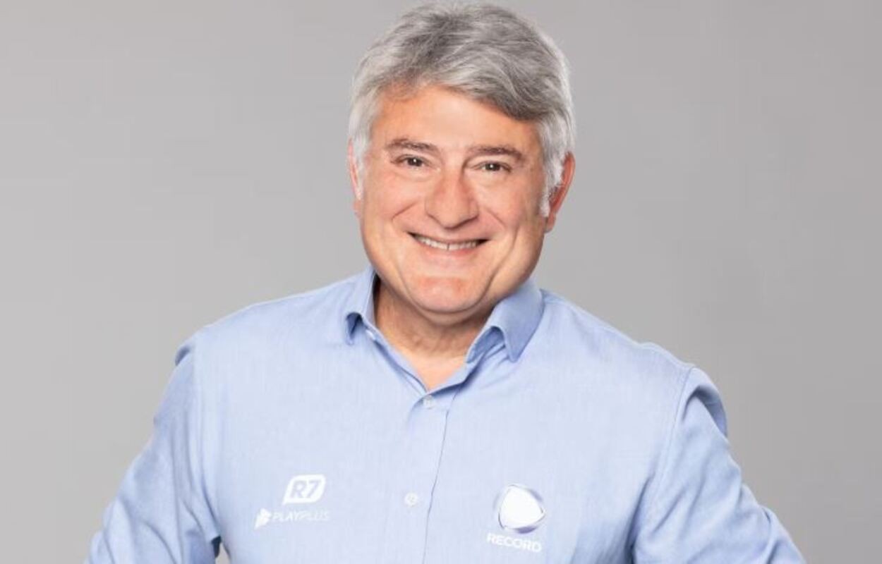 Cleber Machado também comanda o programa "Esporte Record"