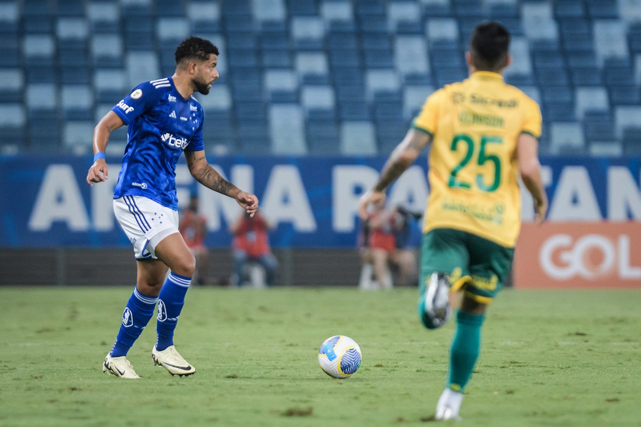 João Marcelo foi expulso no jogo contra o Cuiabá, na Arena Pantanal 