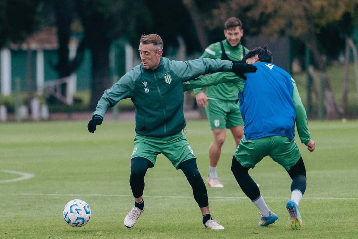 O Banfield substituiu o Estudiantes no torneio