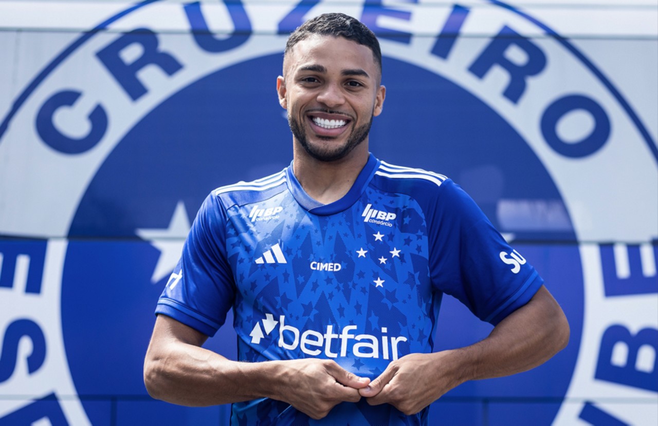 Cruzeiro apresenta novo reforço e manda mensagem à torcida
