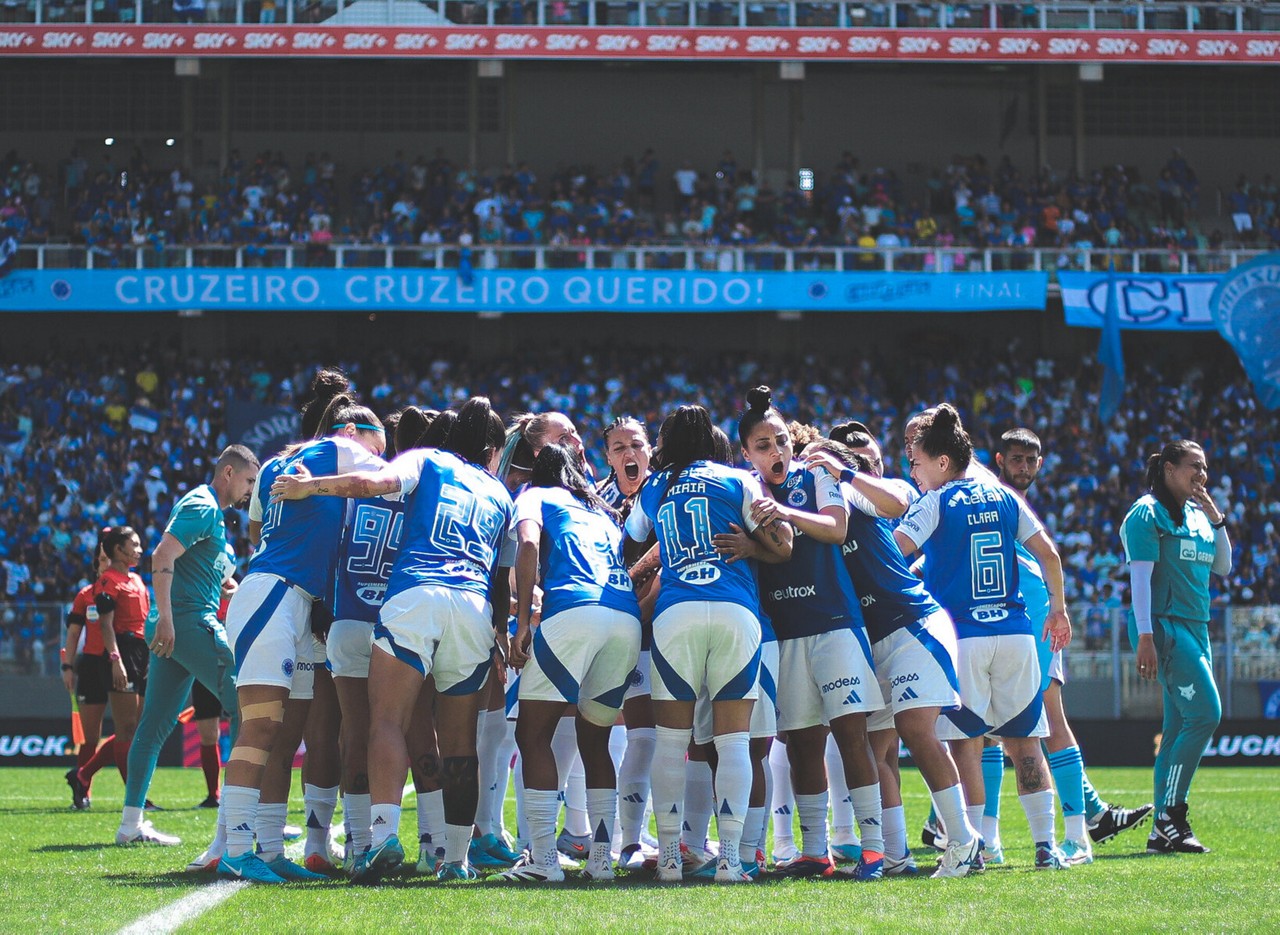 Torcida celeste lotou o Independência no jogo deste domingo (7) pela decisão do Brasileiro Feminino