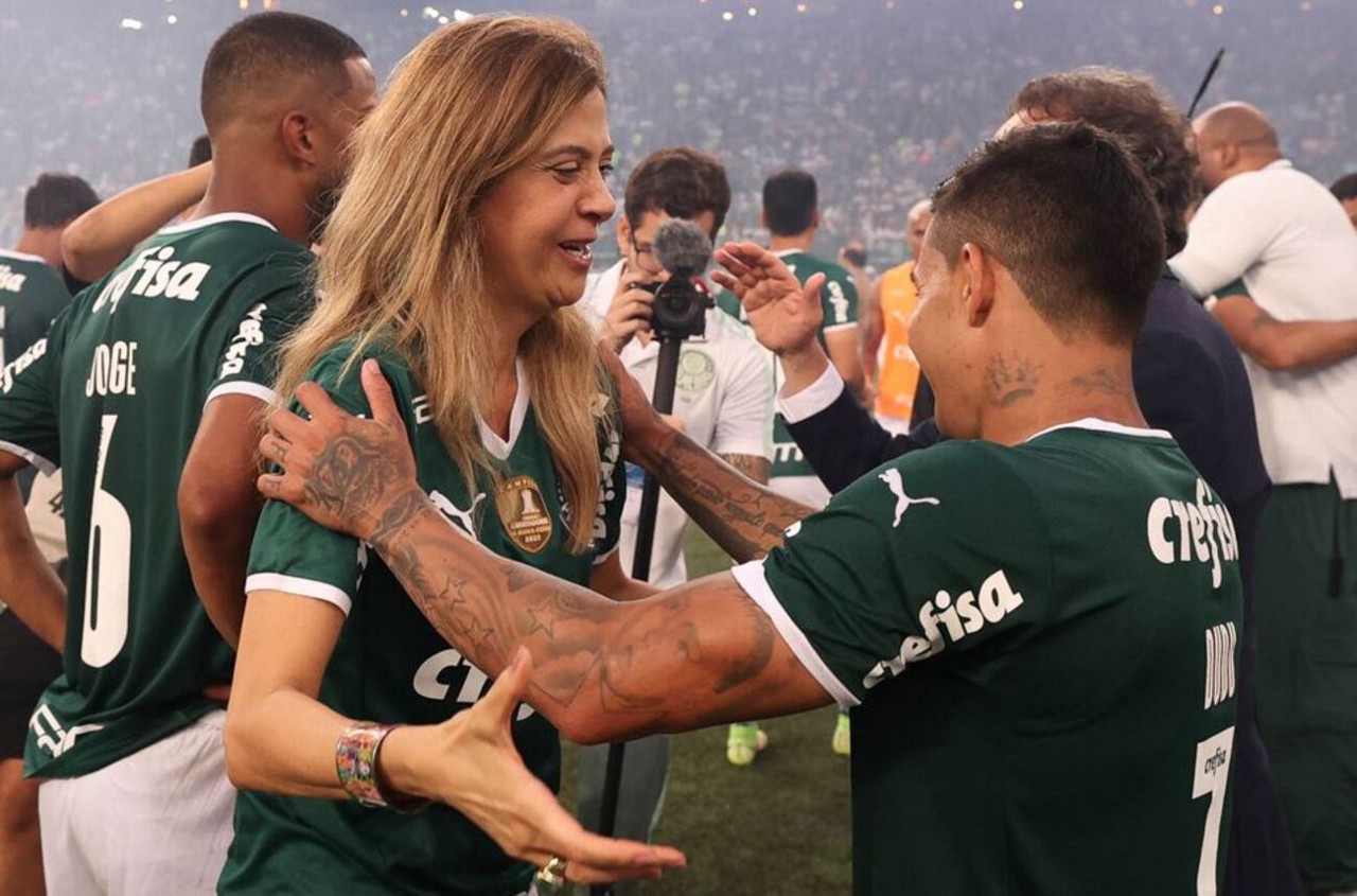 Leila Pereira e Dudu durante comemoração de título