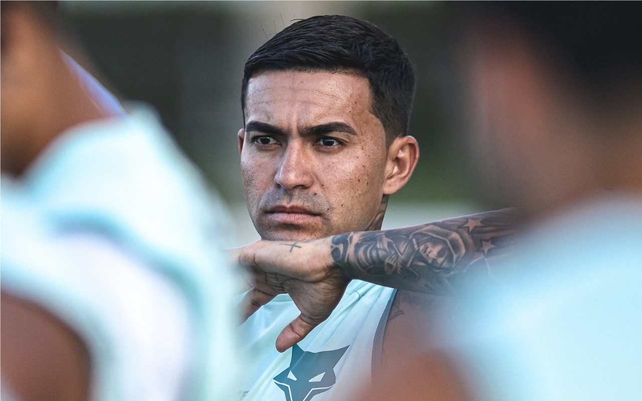 Afastado pelo Cruzeiro neste sábado (26),  Dudu coleciona polêmicas