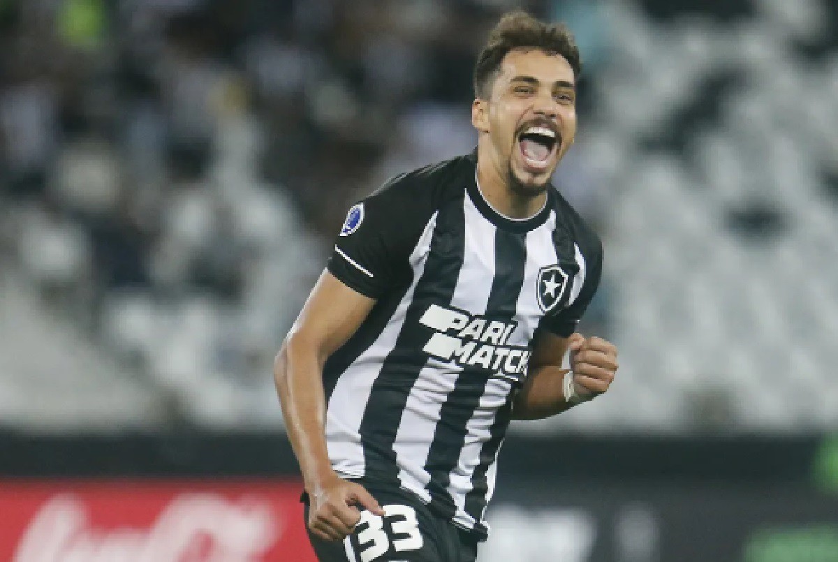 Meia Eduardo será mais um reforço do Cruzeiro para 2025