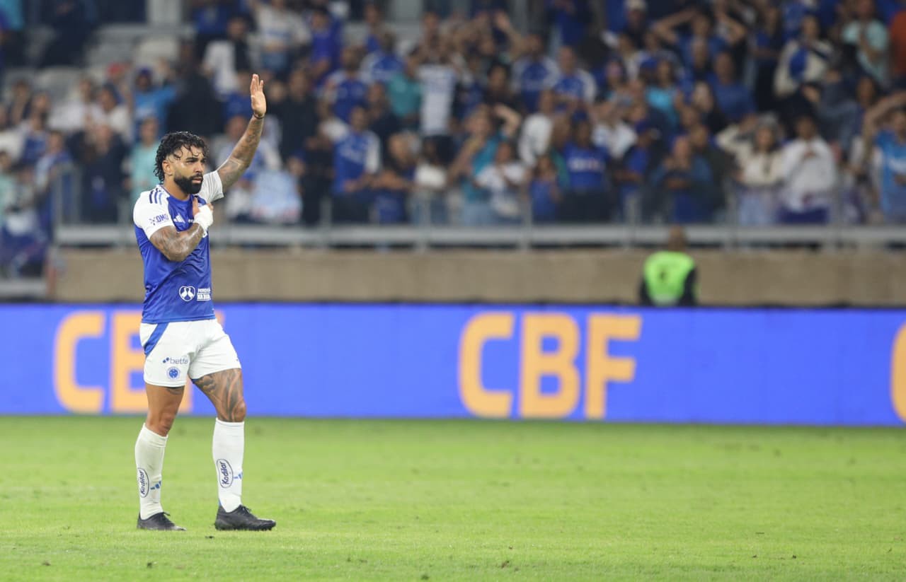 Atacante esteve em campo contra o São Paulo