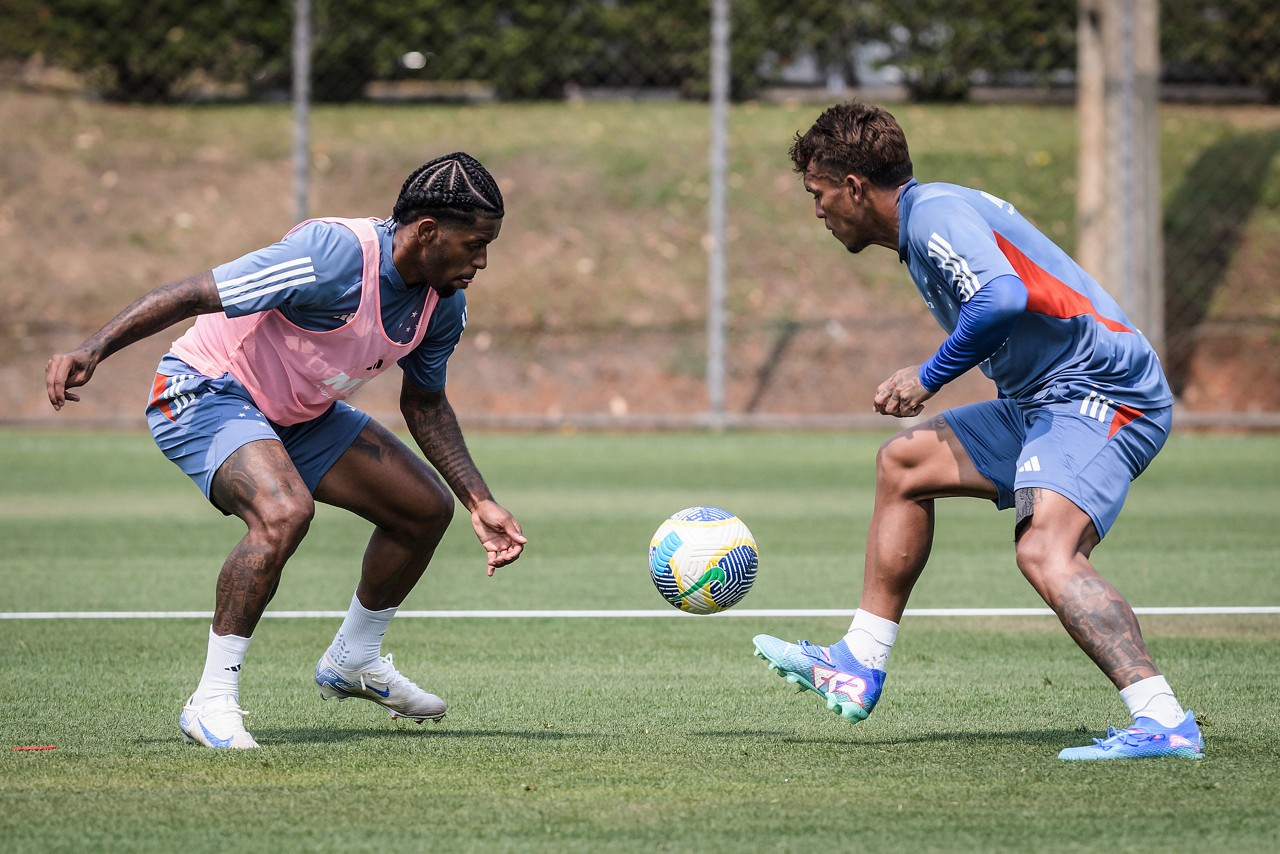 O lateral Wesley Gasolina, que passou pela Toca da Raposa, deve reforçar o Athletic contra o Cruzeiro