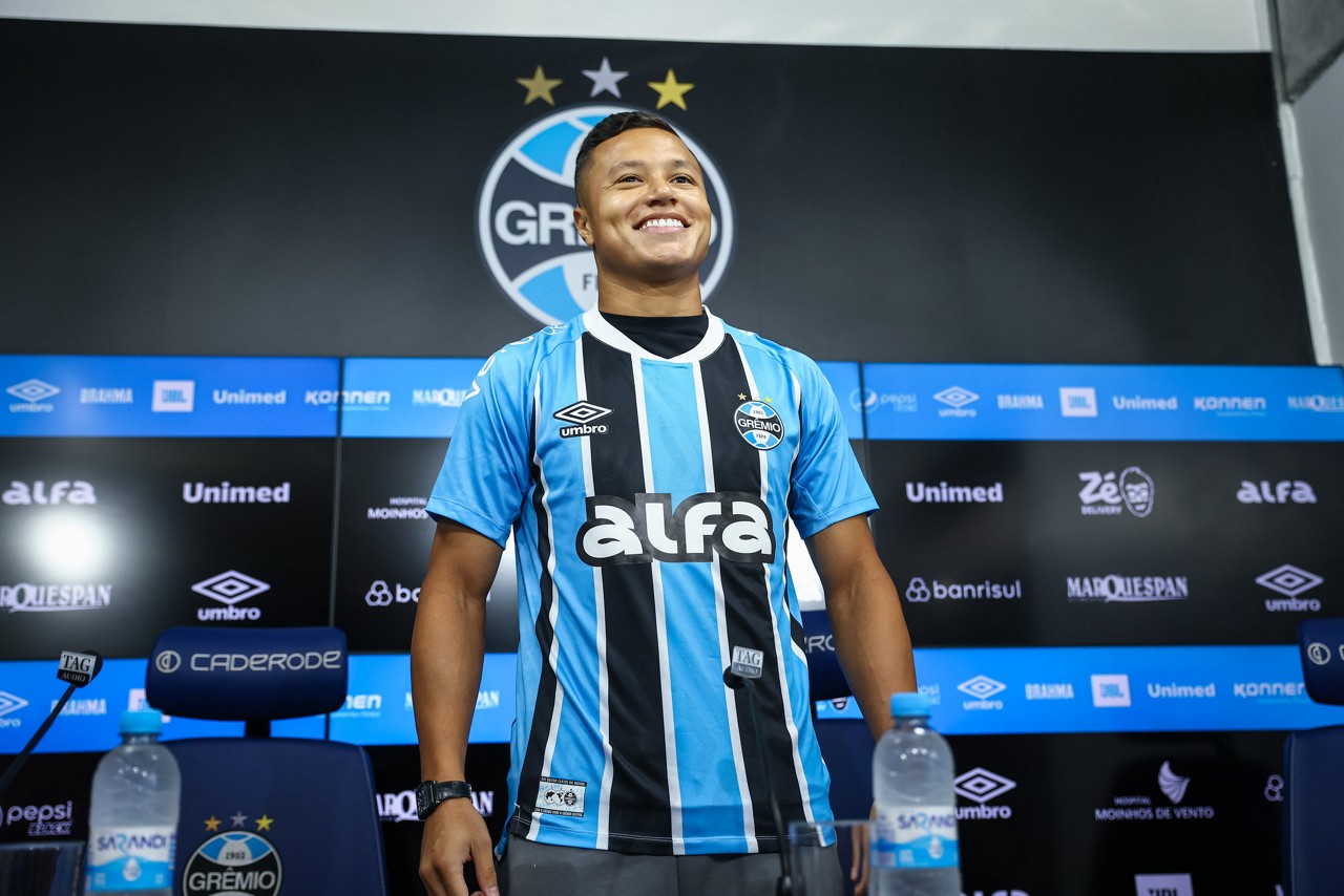 Marlon foi apresentado e concedeu sua primeira entrevista coletiva em Porto Alegre