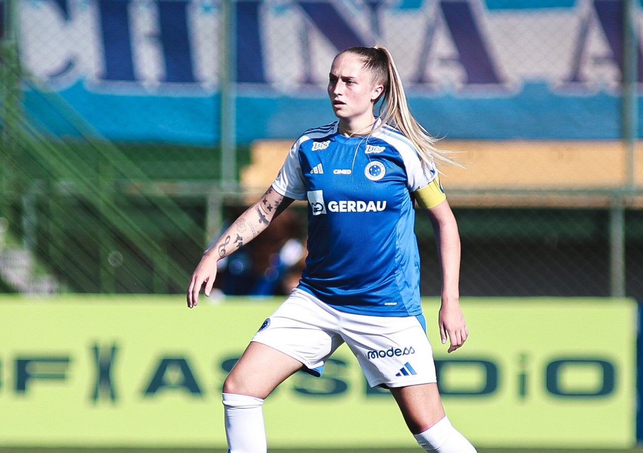 Isa Haas é uma das capitãs das Cabulosas