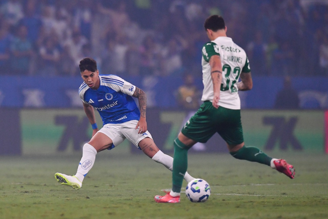 Domingo 01 de junho de 2025. Cruzeiro e Palmeiras se enfrentam no Mineirão, em partida válida pela 11ª rodada do Campeonato Brasileiro. Na foto Kaio Jorge , jogador do Cruzeiro 