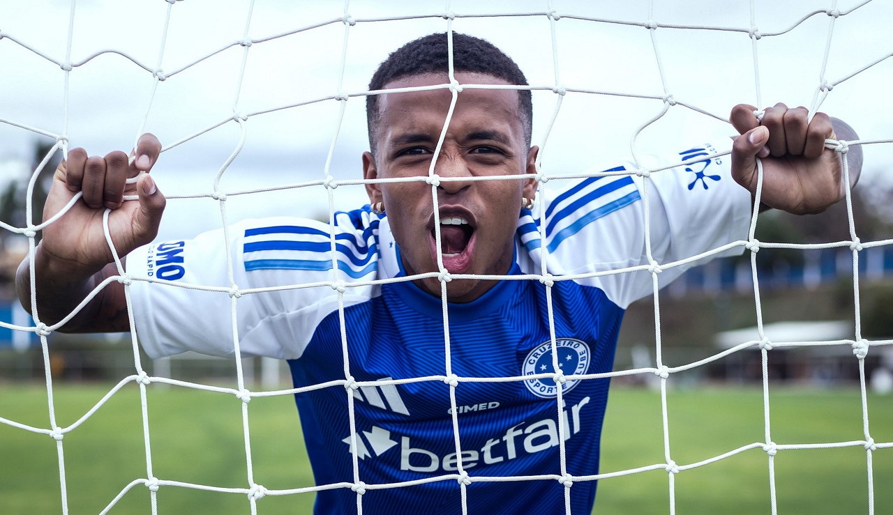 Arroyo foi contratado junto ao Besiktas, da Turquia
