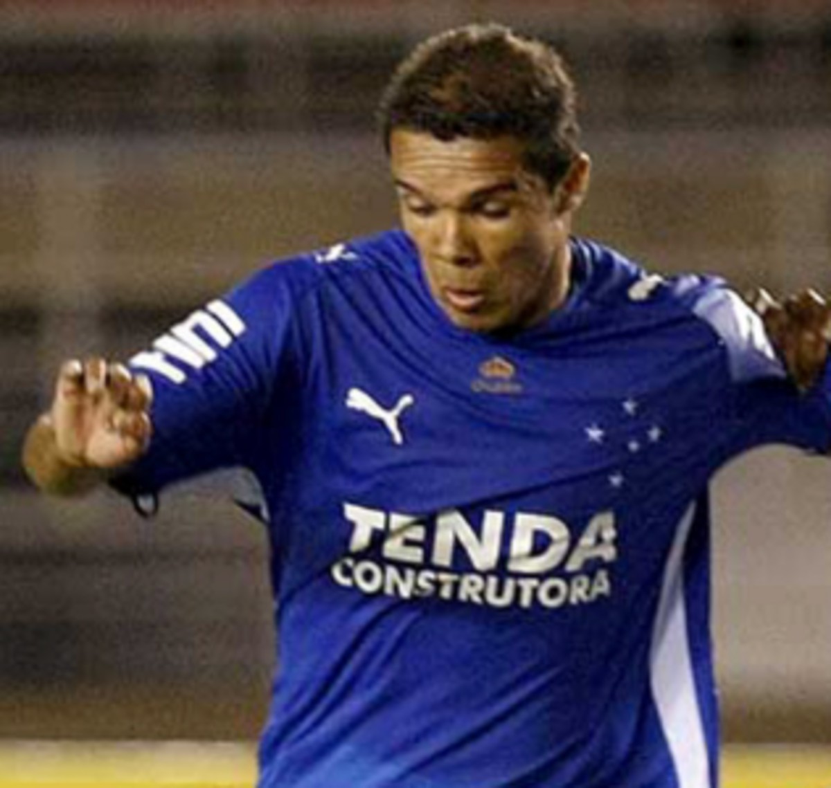 Leandro Domingues disputando partida pelo Cruzeiro, em 2008