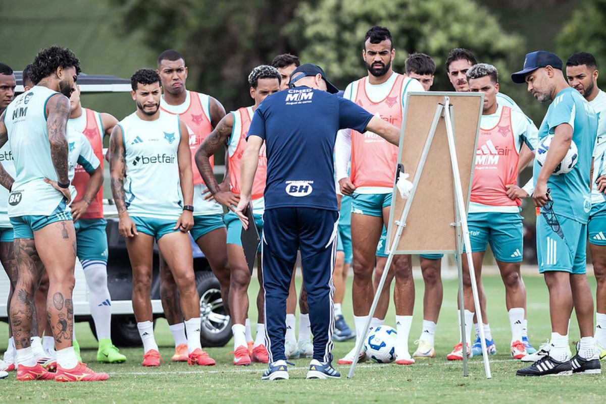 Cruzeiro contratou o técnico Leonardo Jardim e vários jogadores de peso para 2025