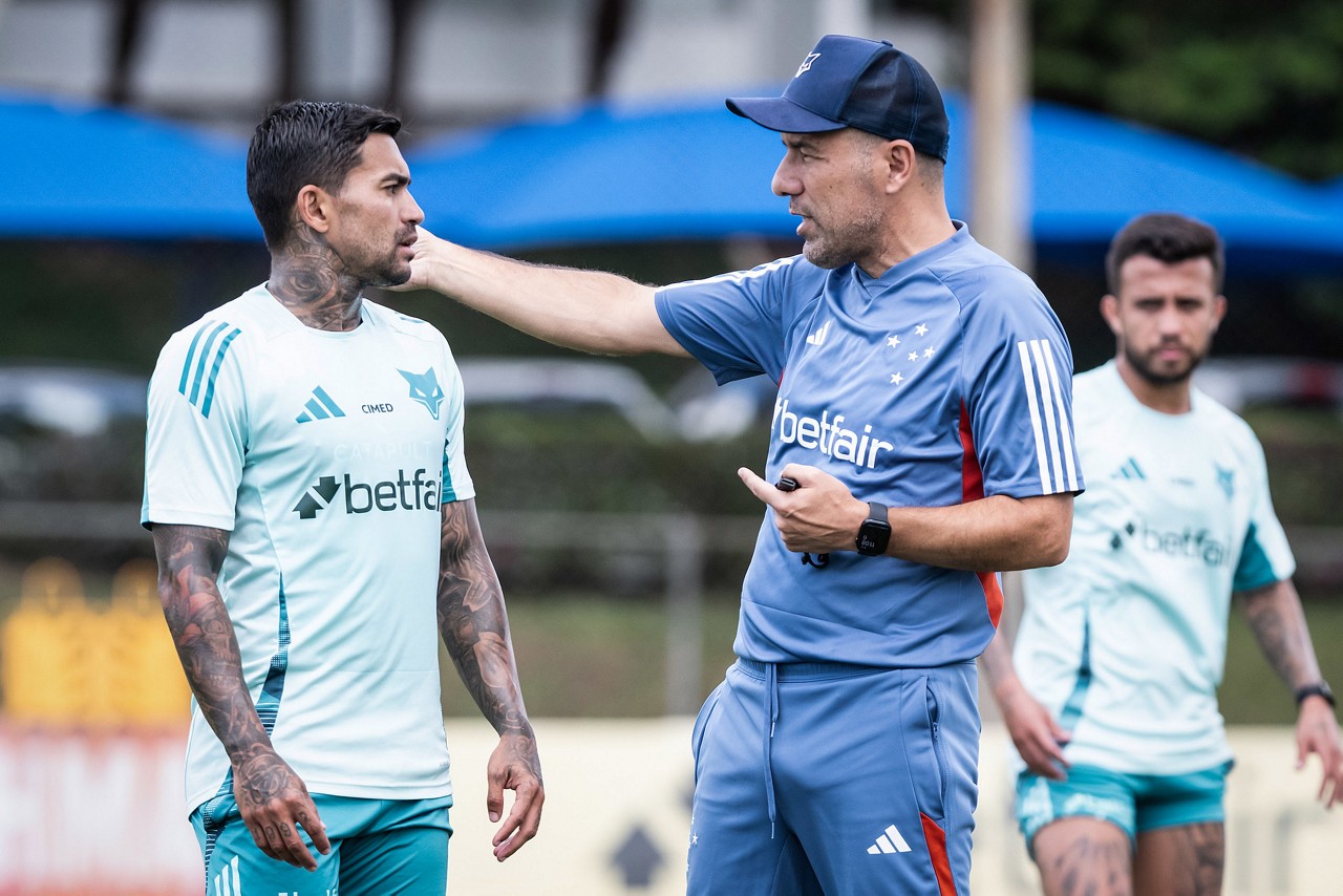 Dudu e Jardim durante treinamento na Toca da Raposa 2
