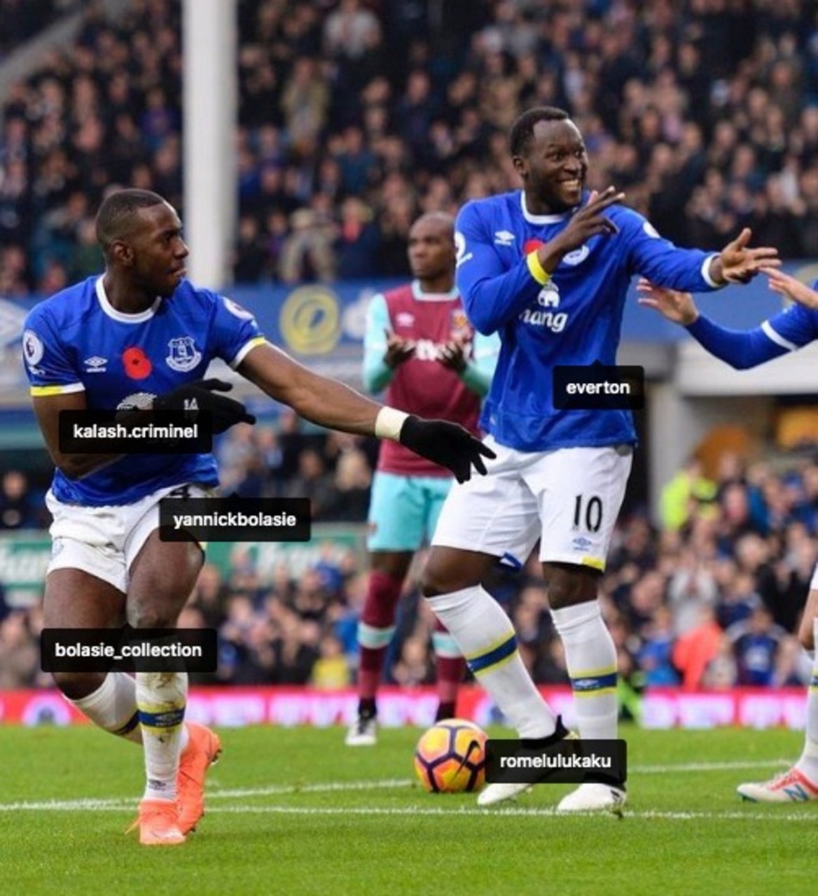 Lukaku e Bolasie jogaram juntos no Everton, da Inglaterra, na temporada 2016/2017.