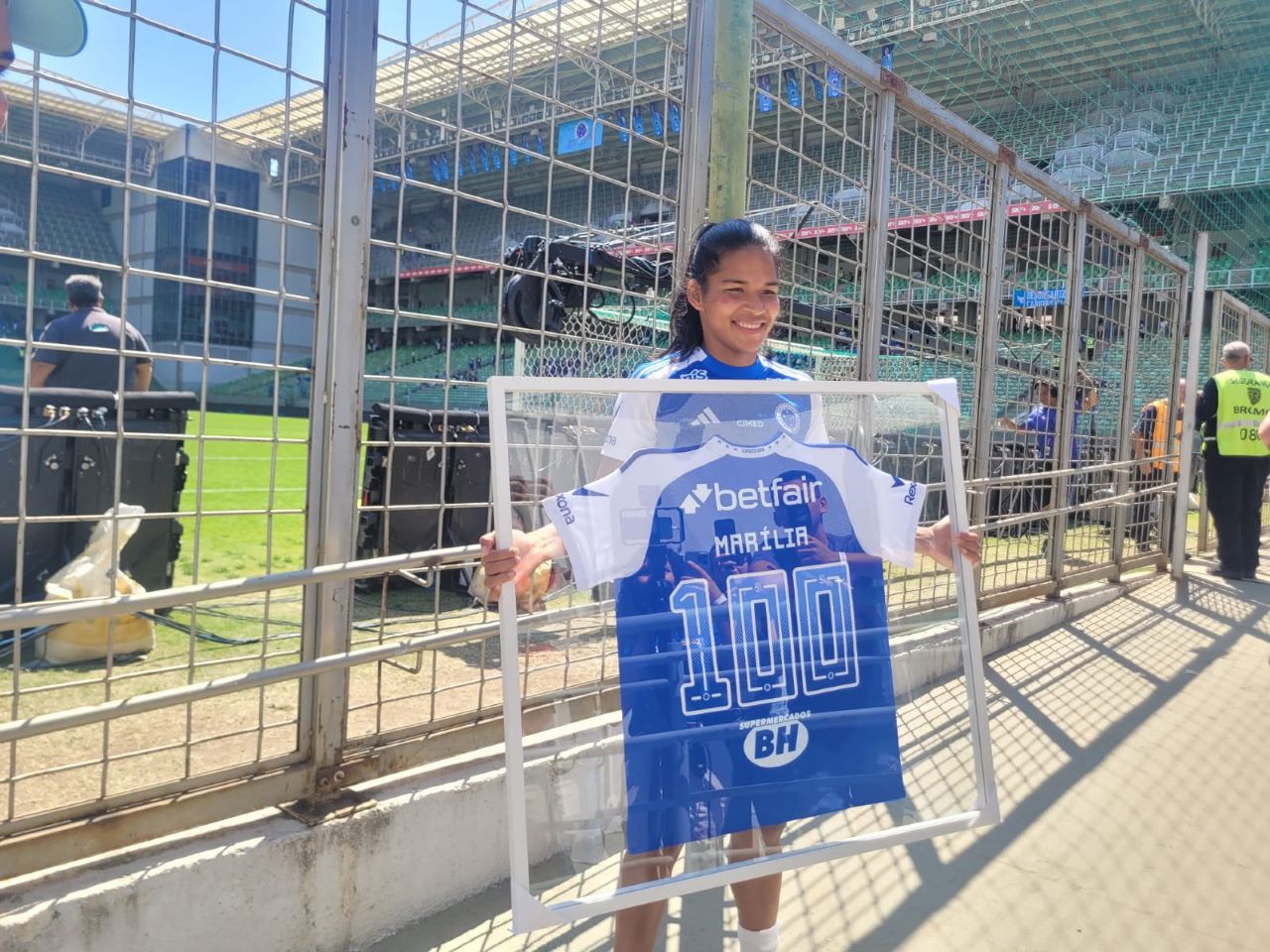 Marília completa 100 jogos com a camisa do Cruzeiro