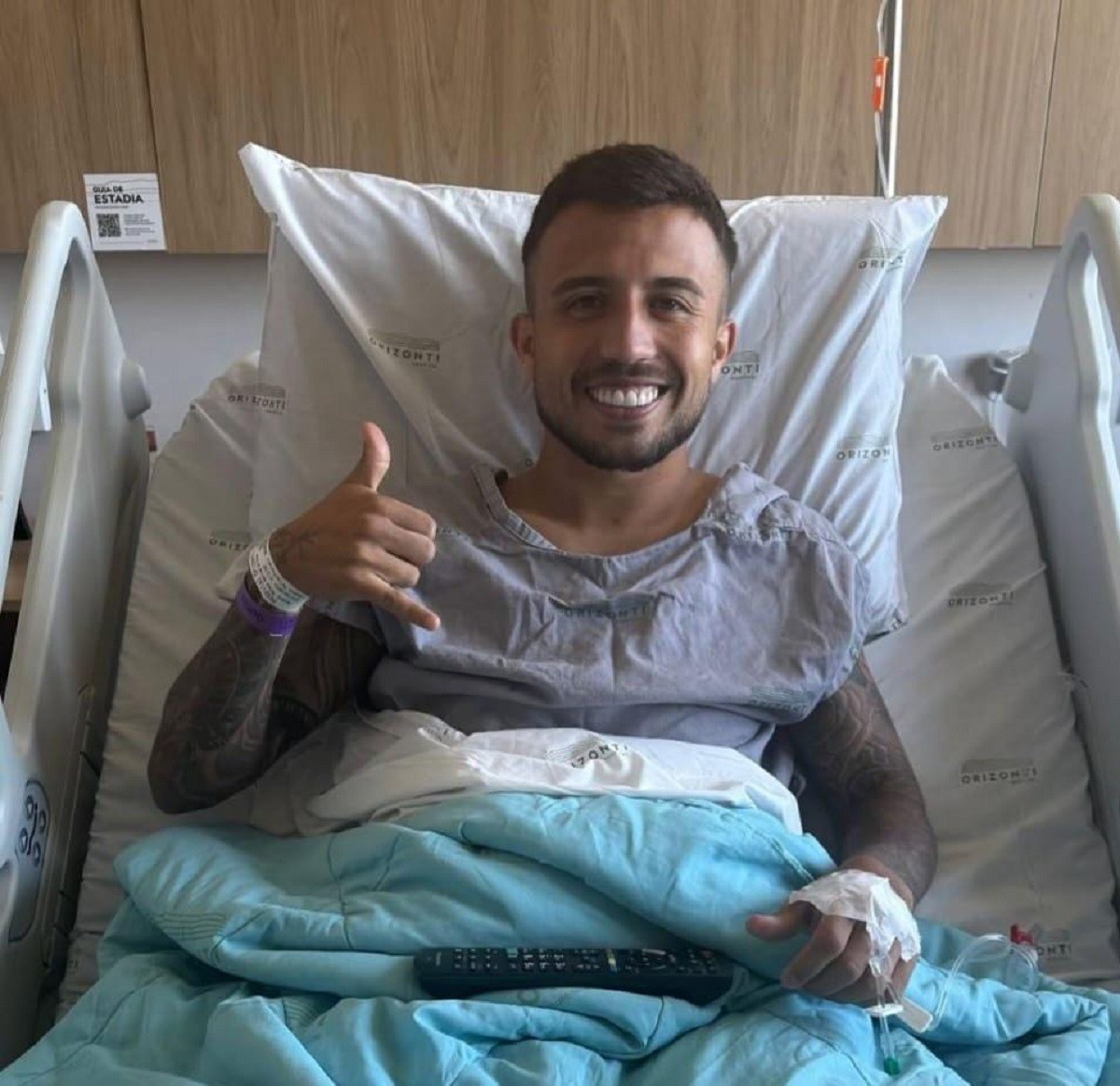 Matheus Henrique compartilhou imagem após cirurgia no joelho 