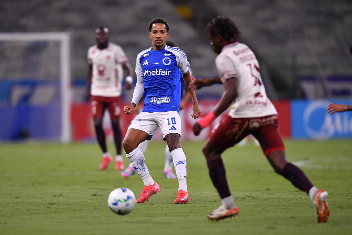 Matheus Pereira voltou ao time titular do Cruzeiro contra o Mushuc Runa-EQU, pela Copa Sul-Americana