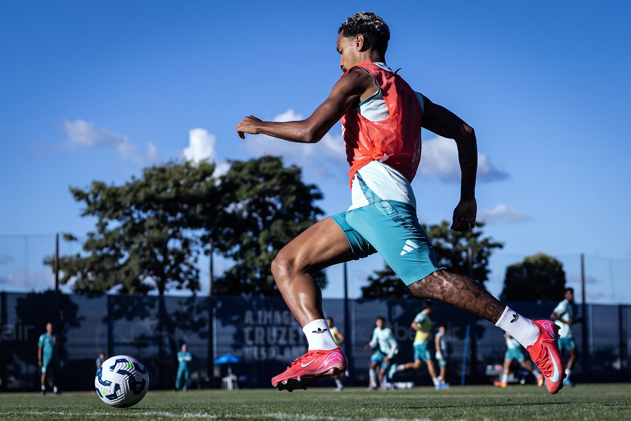 Matheus Pereira não esteve presente na estreia celeste na Sul-Americana