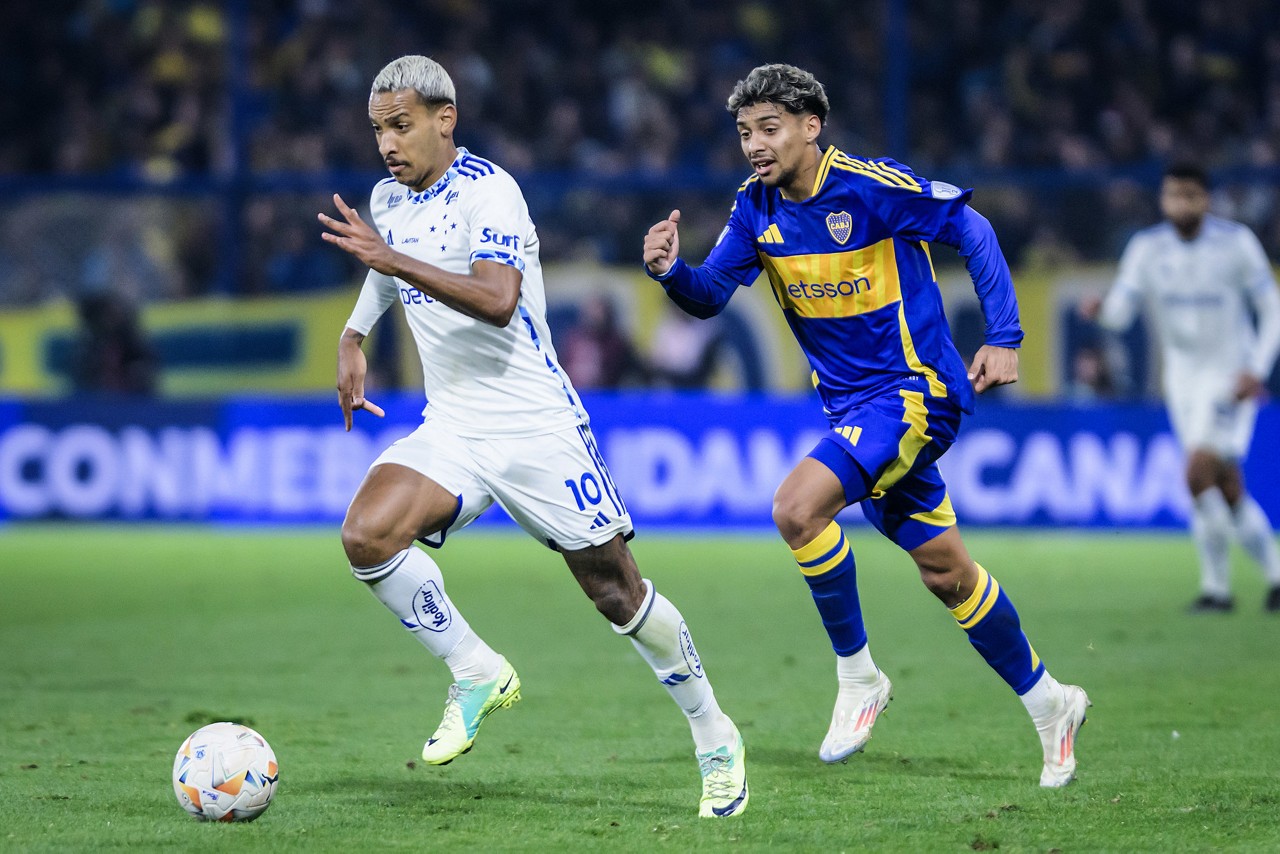 Pereira durante jogo na Bombonera