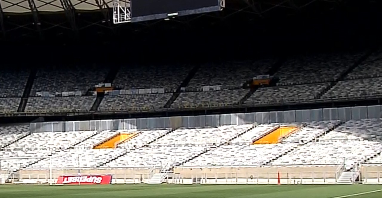 Mineirão terá tapumes para impedir que torcedores pulem entre setores da arquibancada no clássico