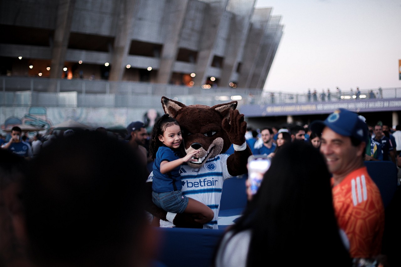 Clube e patrocinadores fazem ativações na esplanada antes de jogos