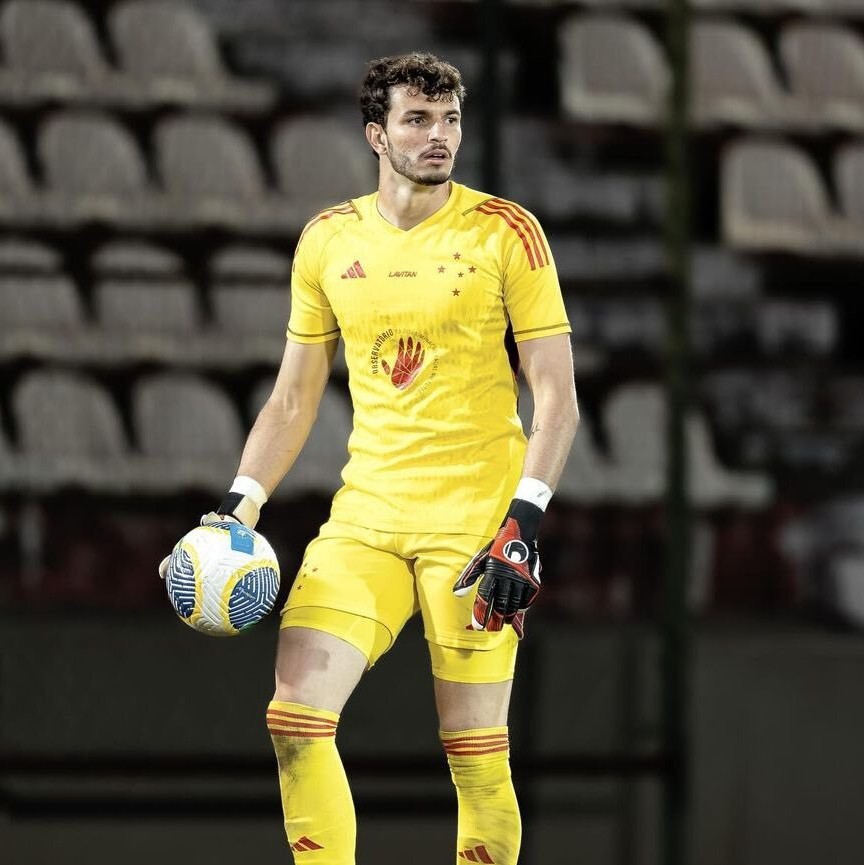 Goleiro Otávio garantiu a vitória do Cruzeiro