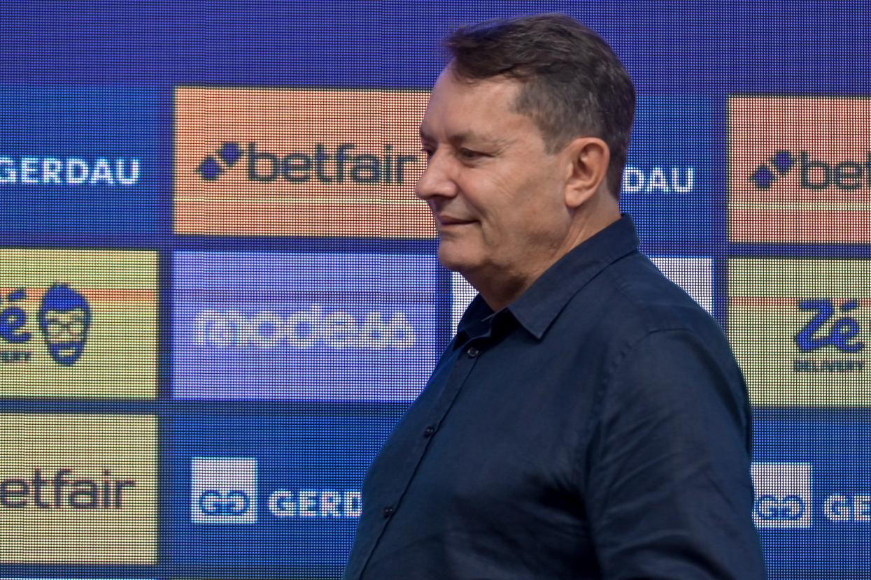 Empresário gosta de acompanhar de perto o time de futebol