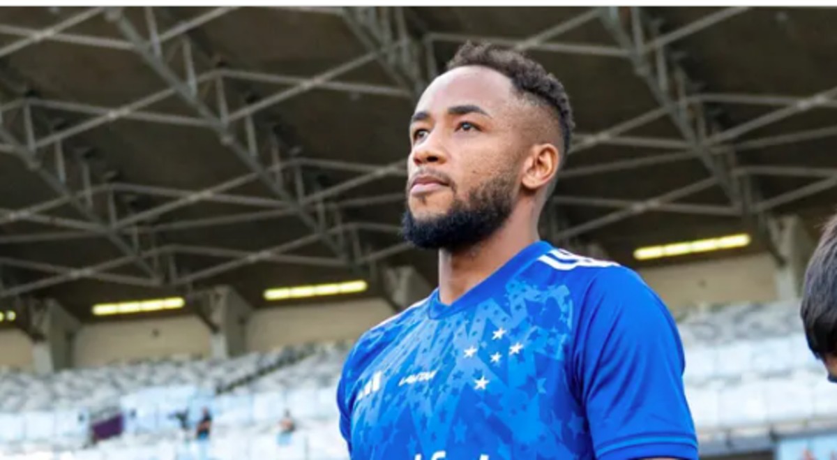 Rafa Silva, do Cruzeiro, foi expulso com 3 segundos do jogo contra o Athletico-PR