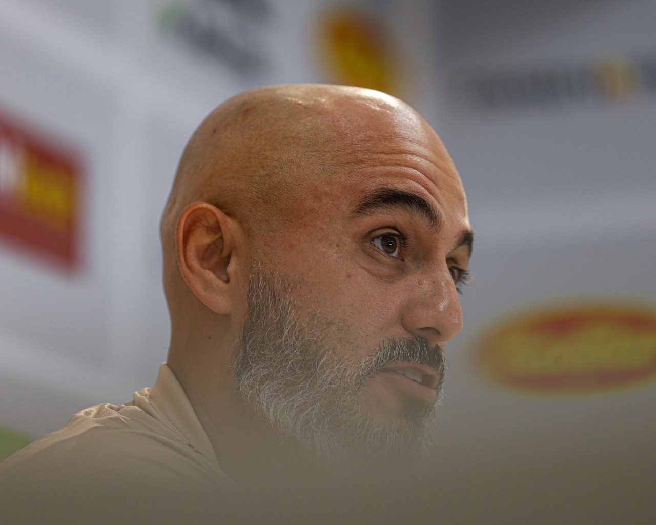 Técnico Rafael Guanaes durante coletiva de imprensa em sua apresentação como técnico do Mirassol