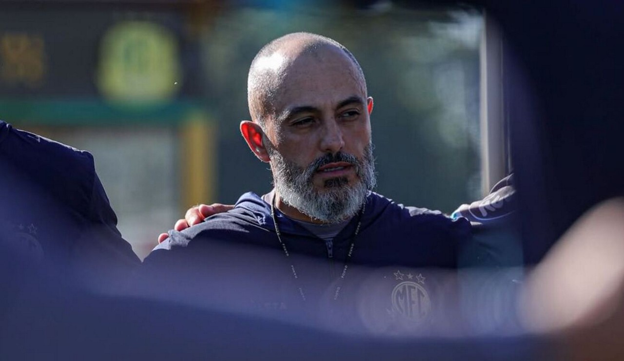 Treinador tem 44 anos e nasceu em São Paulo