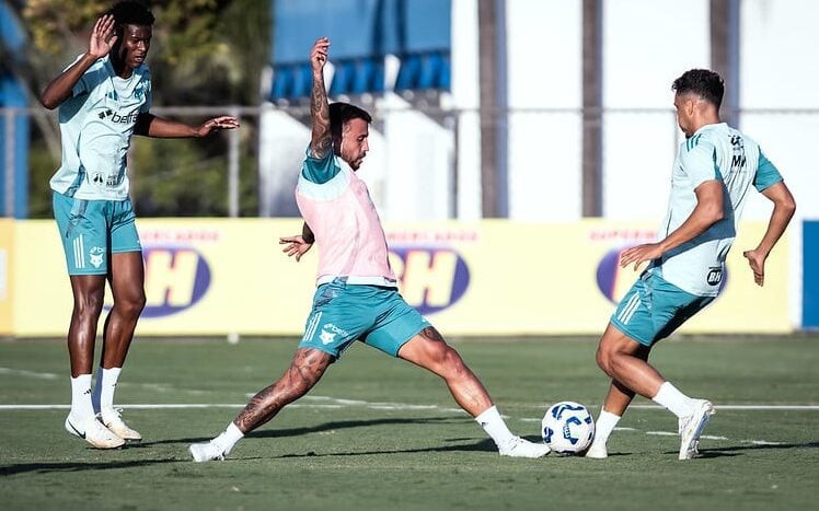 Jonathan Jesus, Matheus Henrique e Eduardo têm chances de começar o jogo contra o São Paulo (Foto: Gustavo Aleixo/Cruzeiro)