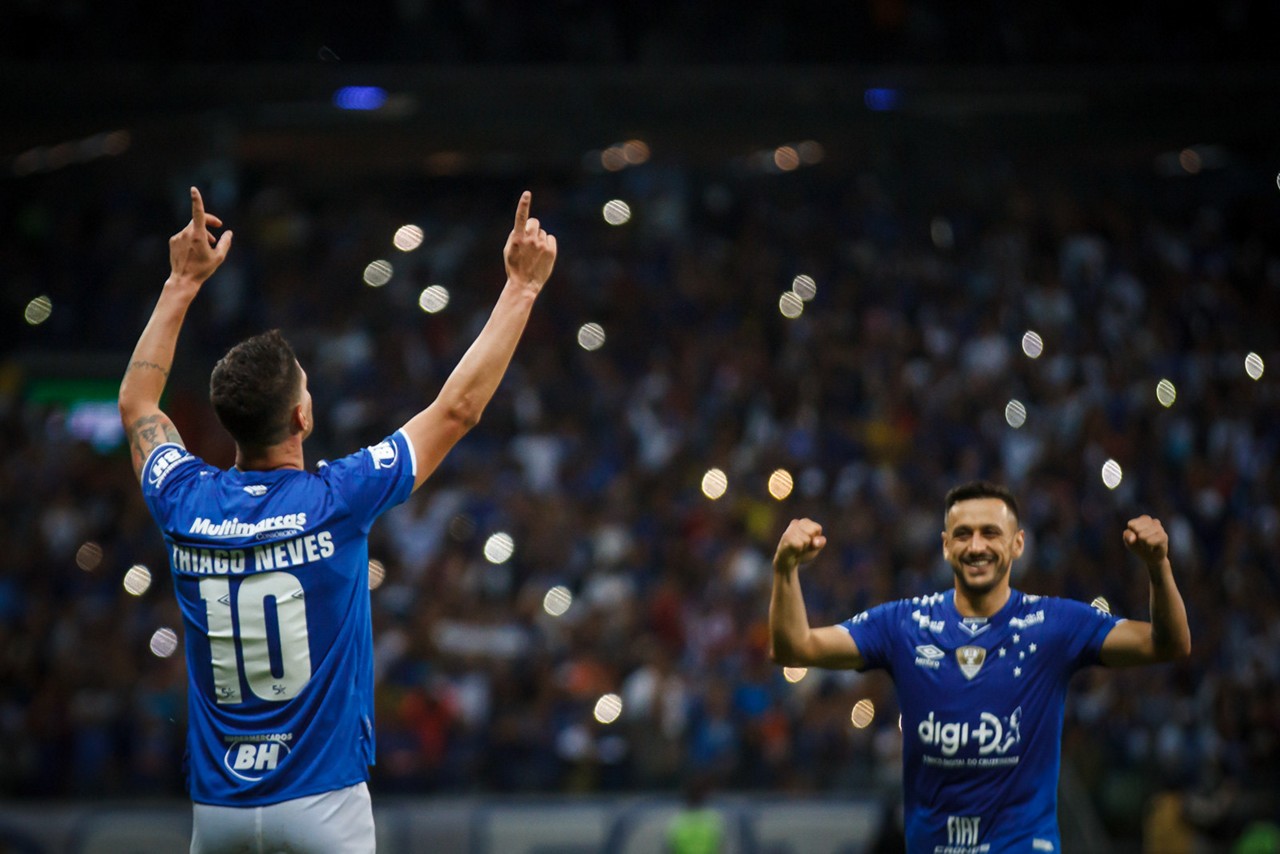 Thiago Neves e Robinho durante jogo contra o Fluminense, na Copa do Brasil de 2019