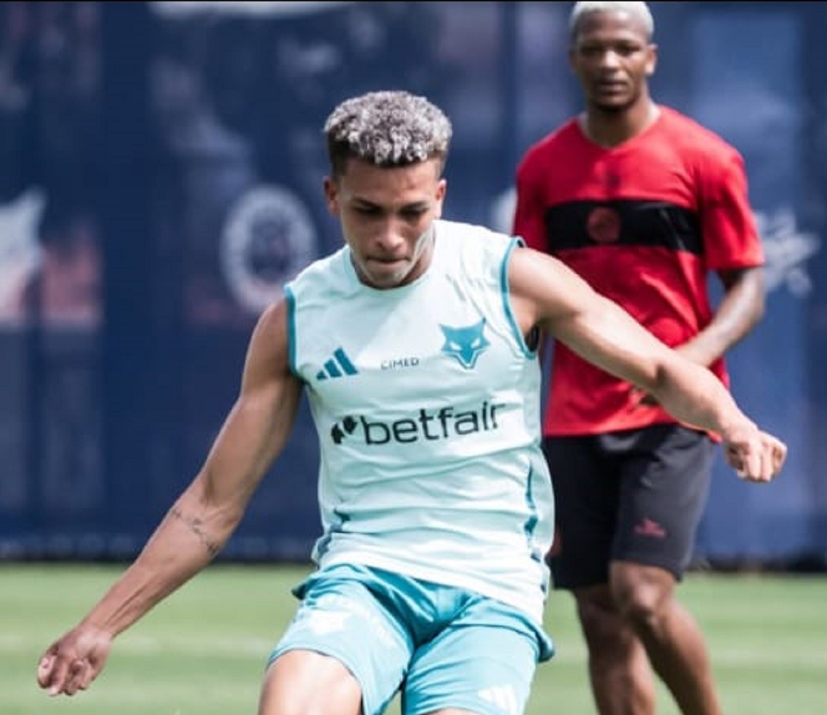 Meia Rodriguinho, do Cruzeiro, durante treino na Toca da Raposa