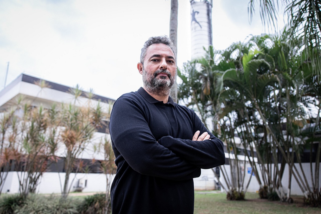 Mattos tem 49 anos e experiência no futebol brasileiro