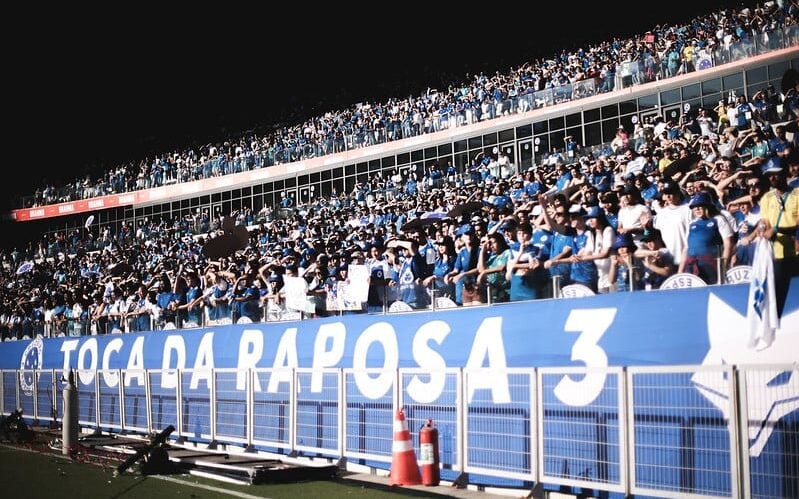 Torcida do Cruzeiro tem lotado o Mineirão para apoiar o time no Brasileirão (Foto: Gustavo Martins/Cruzeiro)
