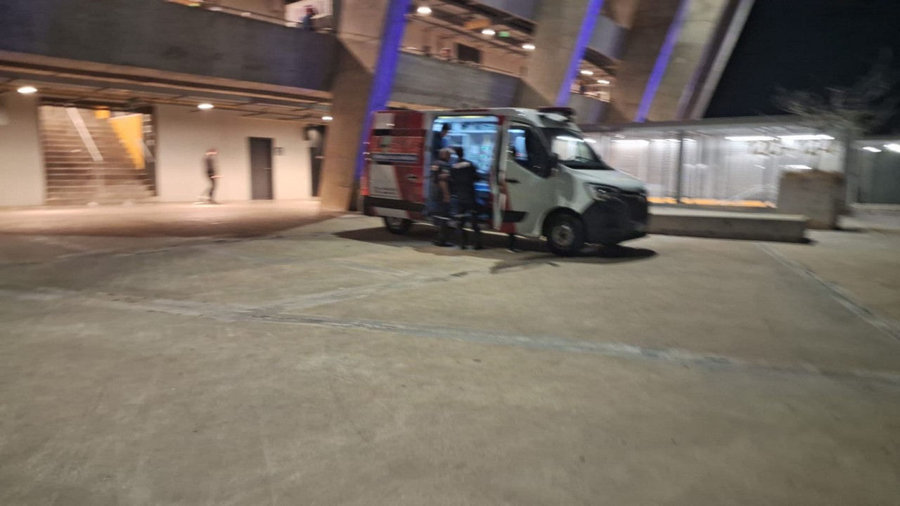 Torcedor sofreu traumatismo craniano após queda no Mineirão