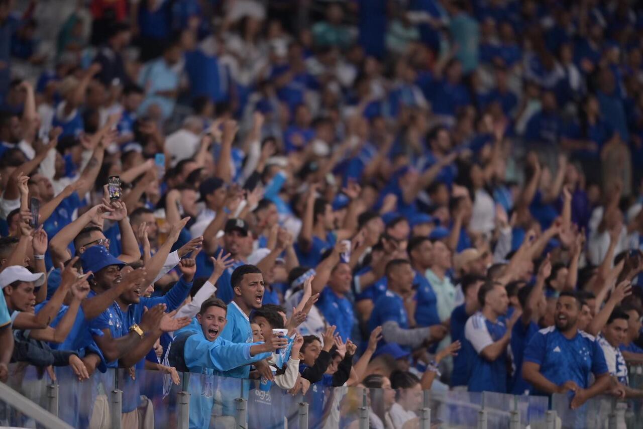 Torcida do Cruzeiro no Mineirão, antes do clássico contra o Atlético