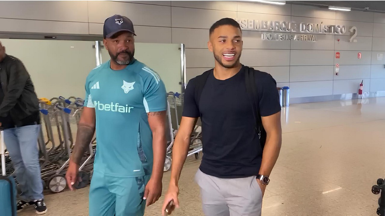Wanderson desembarcou em Confins na manhã desta sexta-feira (28/2)